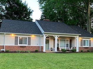 30015 Winsor Dr, Bay Village, OH