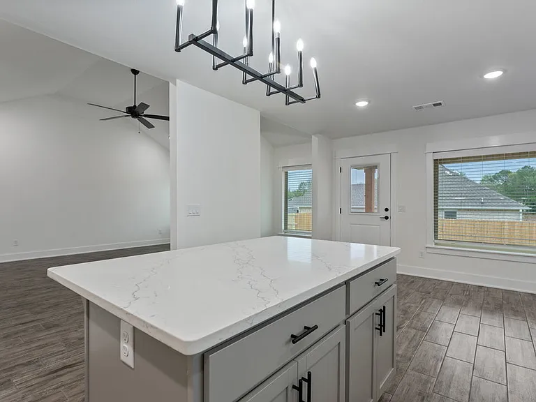 50 N Banner Ave — Photo 8