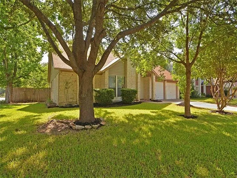 7601 Hawkeye Dr — Photo 23