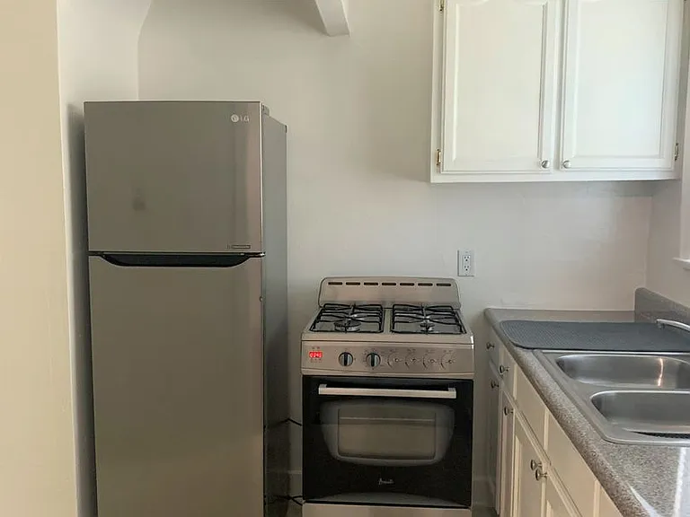 Ave 63 Apartments — Photo 11