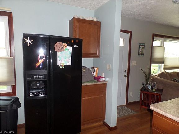 4th image of 1309 E Larchmont Dr