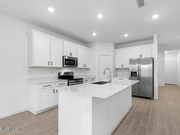 28 Disston Cv — Photo 12