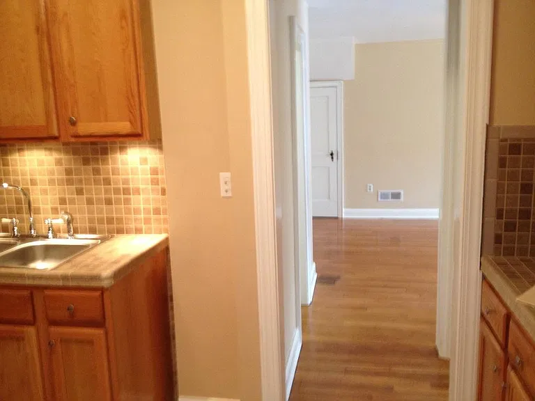17 W Leicester St — Photo 12