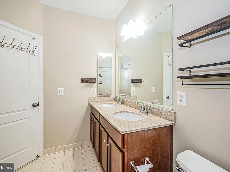 24680 Byrne Meadow Sq — Photo 19