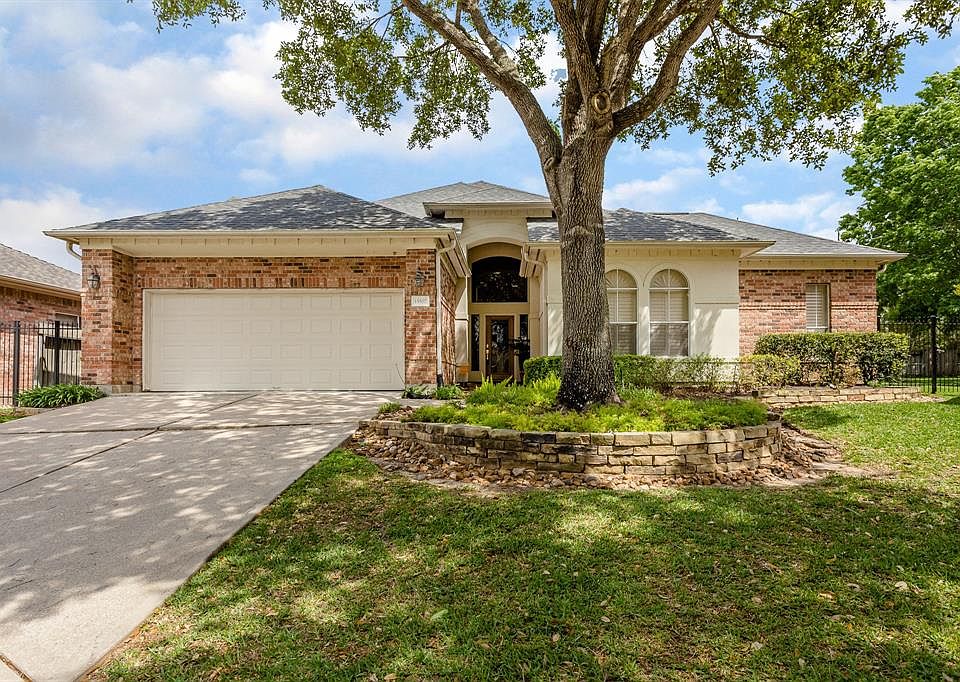 1st image of 15507 Greens Cove Way