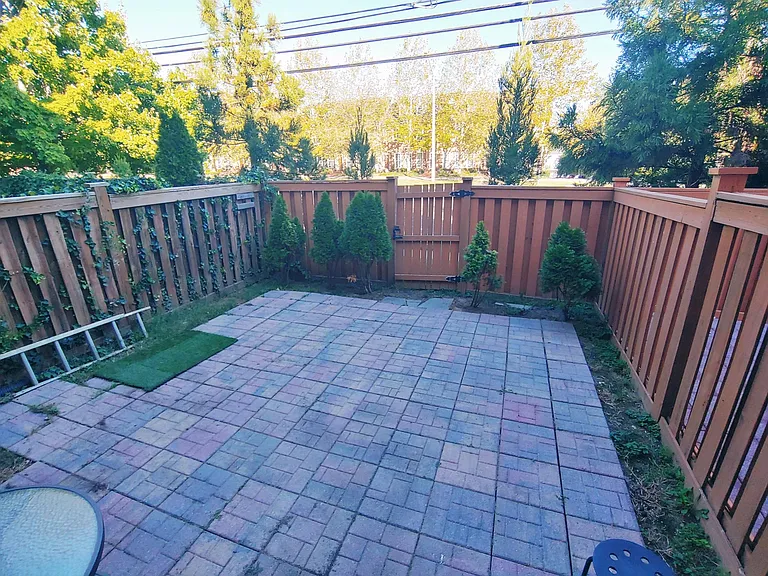 8013 Merry Oaks Ct — Photo 26