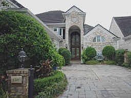 5th image of 2710 N Southern Oaks Dr