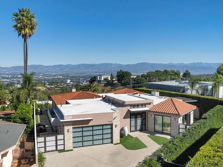 3116 Elvido Dr — Photo 2