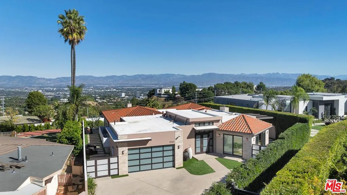 Building Photo - 3116 Elvido Dr