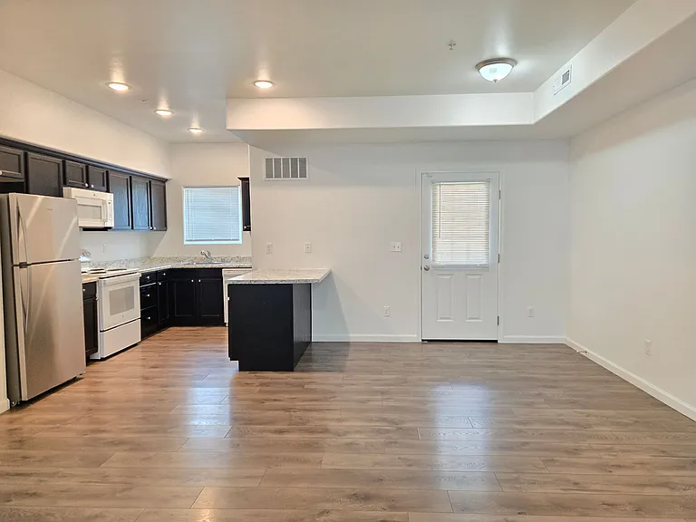 AP Properties — Photo 9