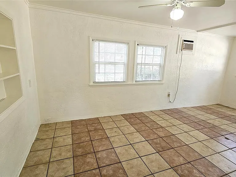 15 Mango St — Photo 10