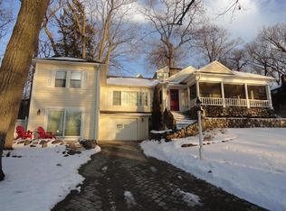 23 Bayview Rd, Williams Bay, WI 53191