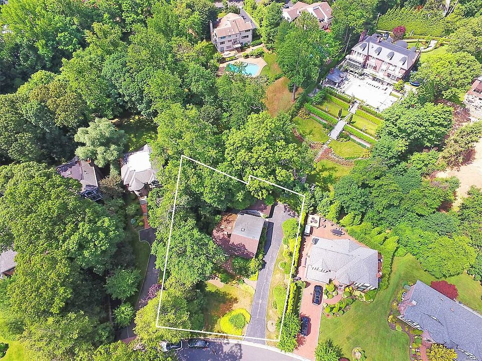 1st image of 165 Aldershot Ln
