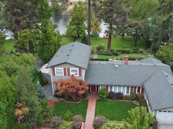 (undisclosed Address), Grants Pass, OR 97527