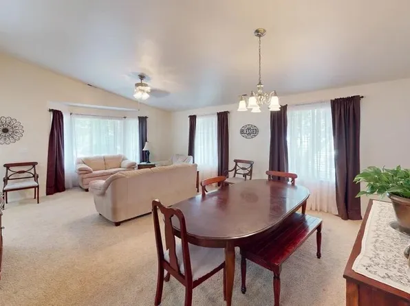 109 S Glacier St, Moxee, WA 98936