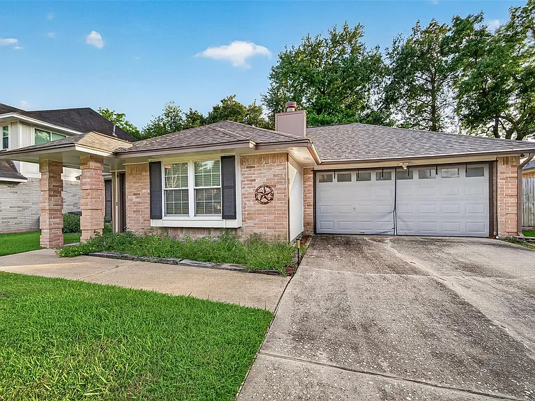 10031 Prospect Hill Dr — Photo 1