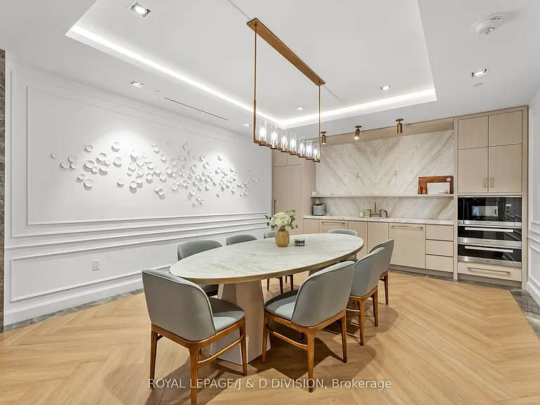 1 Strathgowan Ave #710 — Photo 27