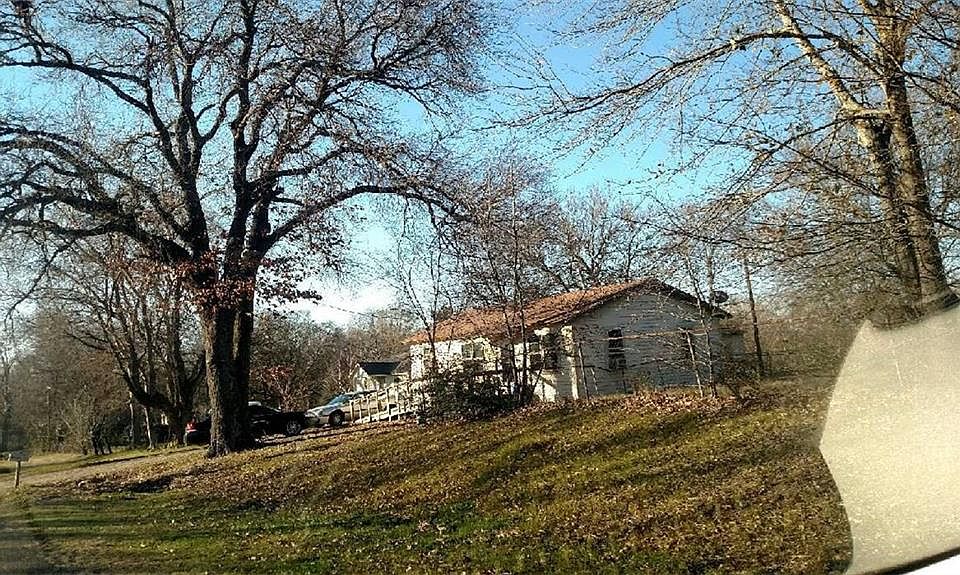 2nd image of 308 Downs St