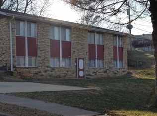 1325 Cox St APT 2, Dubuque, IA 52001