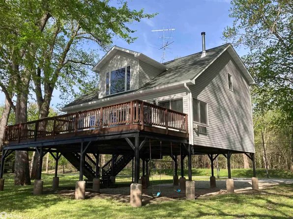 135 Oconnell Beach Rd, Burlington, IA 52601