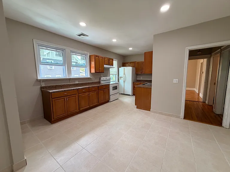 55 S Lenox St #2 — Photo 12