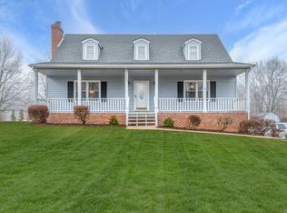 1205 Abiff Rd, Bon Aqua, TN 37025