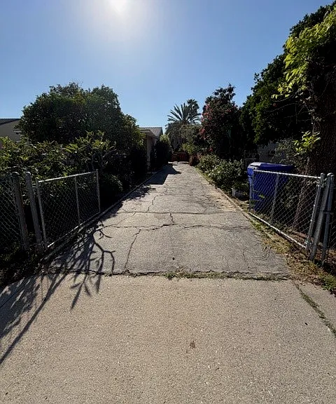 5243 Acacia St — Photo 4