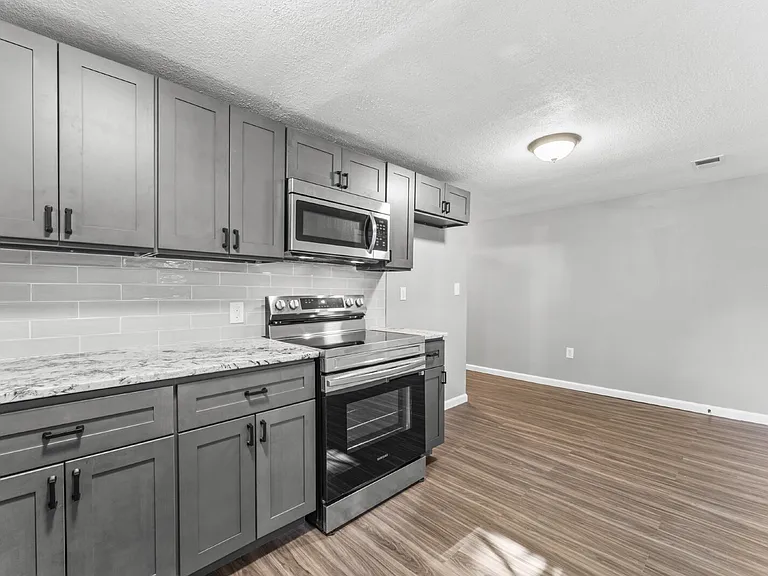 33020 W 82nd St — Photo 12