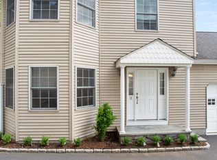 25 Green Ln #2, Greenwich, CT 06831