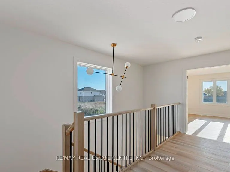 49 Lucas Rd #UPPER ONLY — Photo 16