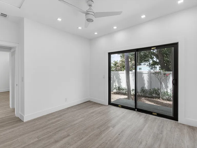 517 NW 1st St — Photo 19
