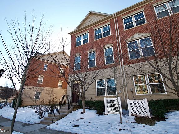 2nd image of 7812 Crescent Park Dr