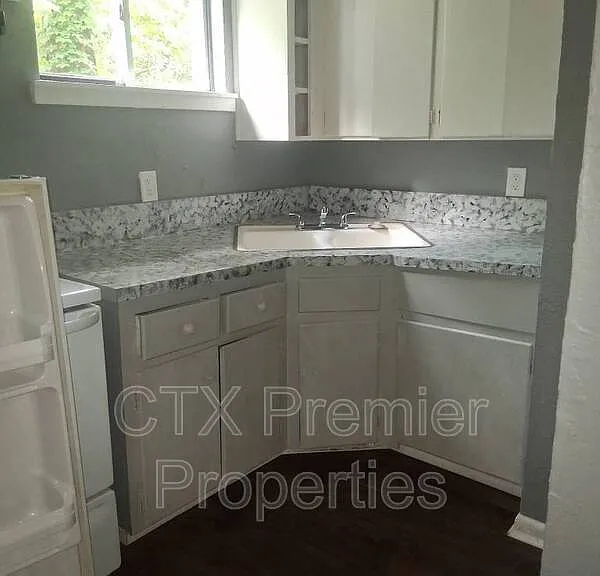 416 E Dunn Ave #1 — Photo 6