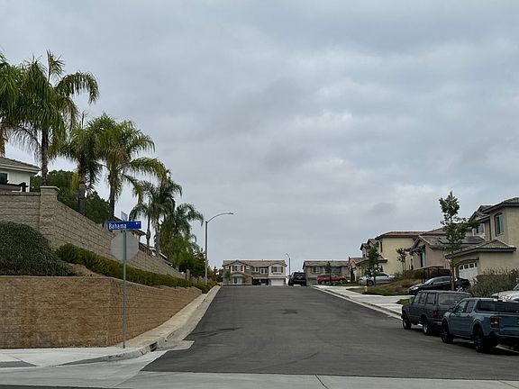 5th image of 26886 Hamilton Ct