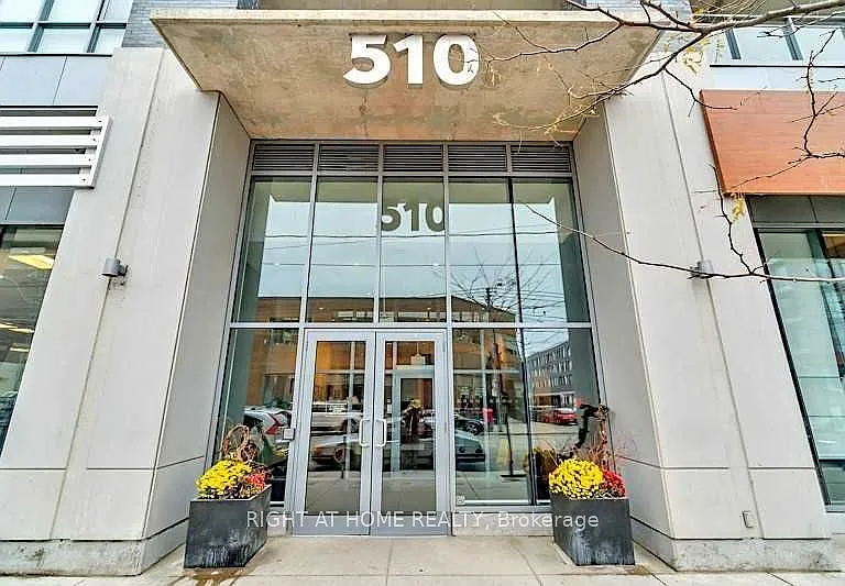 510 King St E #Penthouse 817 — Photo 1
