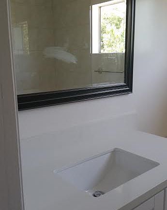 farrell__12_upstairs_bath_1