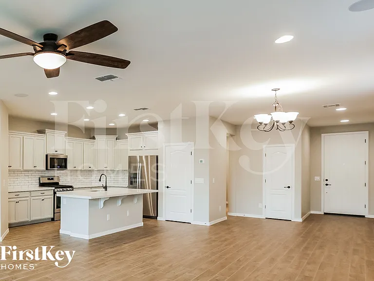 19748 W Devonshire Ave — Photo 6