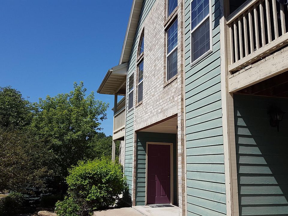 1822 Deerhaven Lane NE #10 (upper level unit)