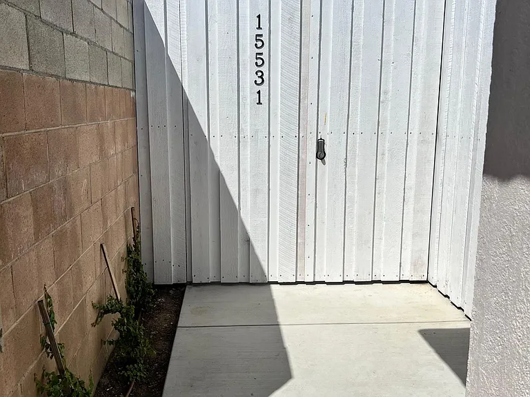 15531 Superior St — Photo 5