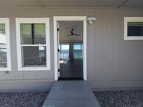 2nd image of 13647 Lakeshore Dr
