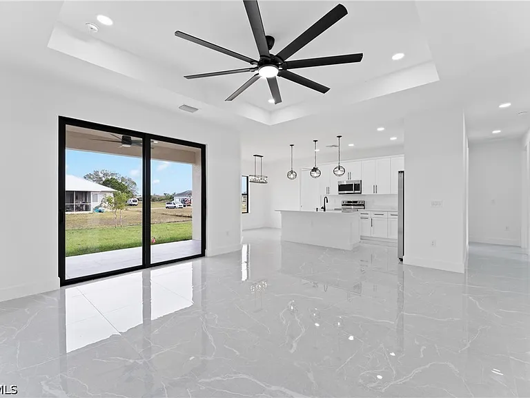 910 Atherton Ave — Photo 6
