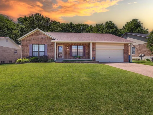 14 Wampler Dr, Arnold, MO 63010
