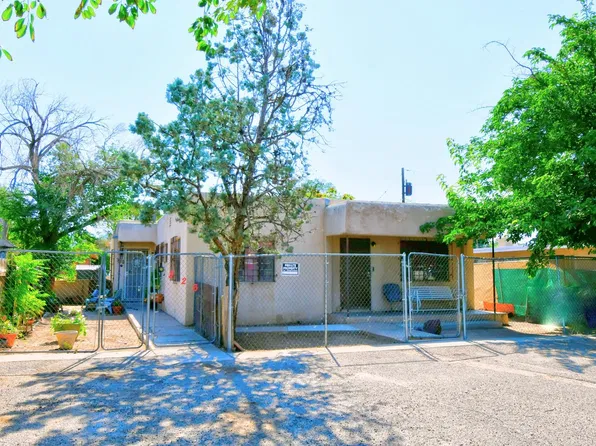324/326 Charleston St NE, Albuquerque, NM 87108