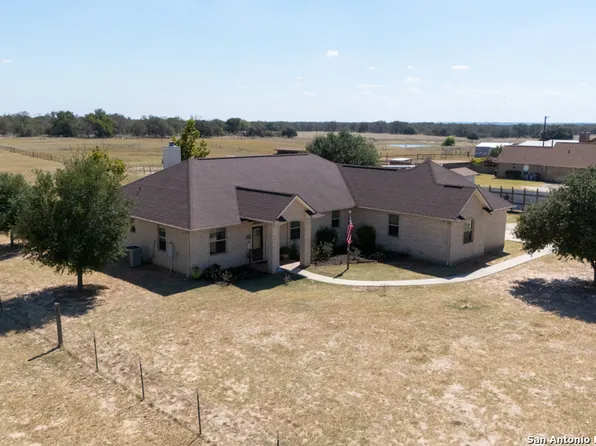 239 S Palo Alto, Floresville, TX 78114