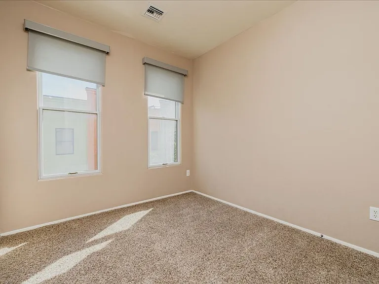 2450 E Blue Diamond Dr — Photo 31