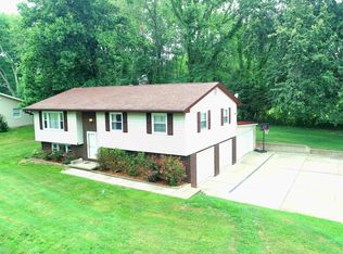 1802 Parkdale Dr, Washington, IN 47501