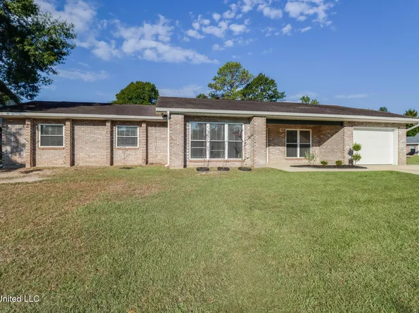 206 Idlewood Dr, Waveland, MS 39576
