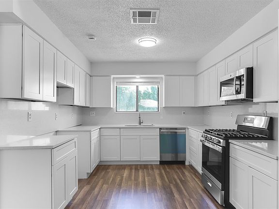 5th image of 2509 Sumac Ln