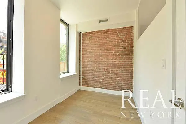 Rented by REAL New York | media 9