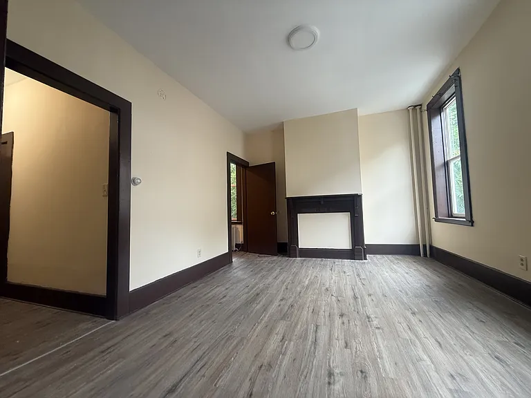 44 Osborne St #1 — Photo 4